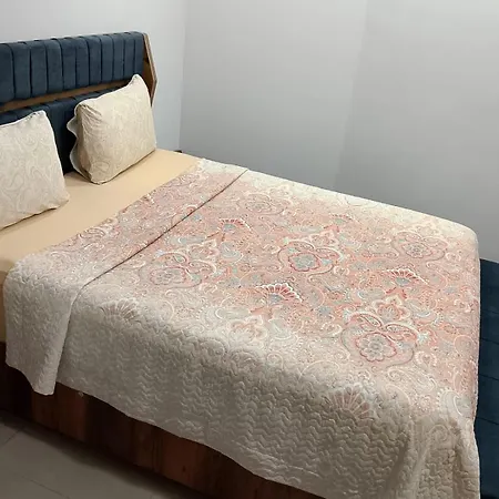 Old Town Grand Aparthotel 3*